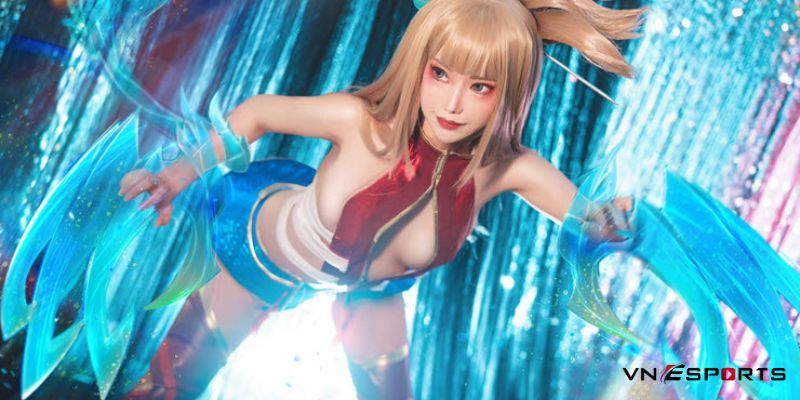 Body nỏng bỏng với màn cosplay Aoi