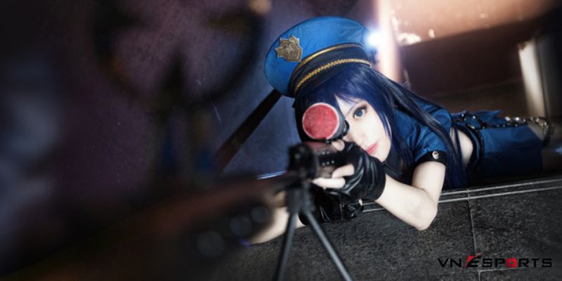 Cosplay Caitlyn sĩ quan ngắm súng