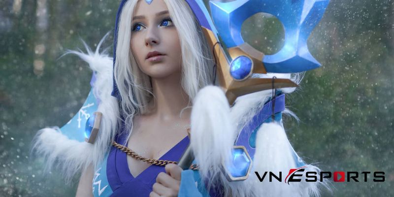 cosplay Crystal Maiden phong cách nữ hoàng băng giá (2)