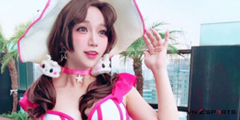 Cosplay điêu thuyền tiệc bãi biển