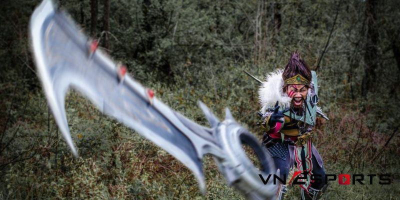 Cosplay Draven đao phủ kiêu hùng (1)