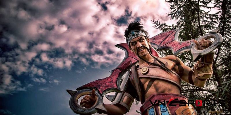 Cosplay Draven đao phủ kiêu hùng (7)