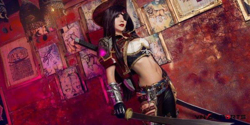 Cosplay Katarina với 2 thanh katana 