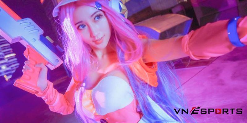 Cosplay Miss Fortune với body chất lượng