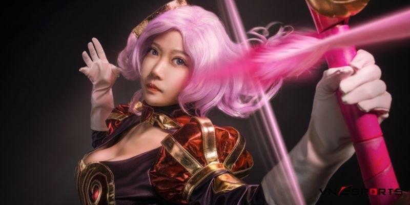 Ashe mũi tên tình ái trong màn cosplay tràn sắc hồng