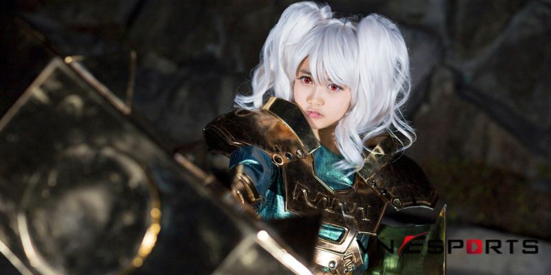 Cosplay Poppy chiến thần LMHT (4)