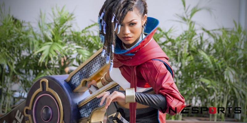 cosplay senna tại sự kiện đường phố