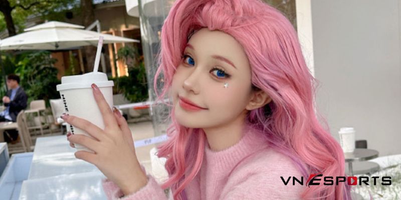 Nét đẹp rung động lòng người khi cosplay Seraphine