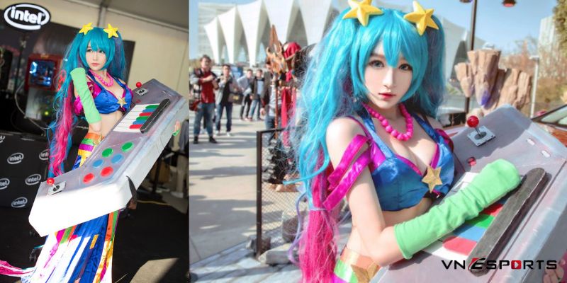 Cosplay tướng nữ Sona với cây đàn giả lập