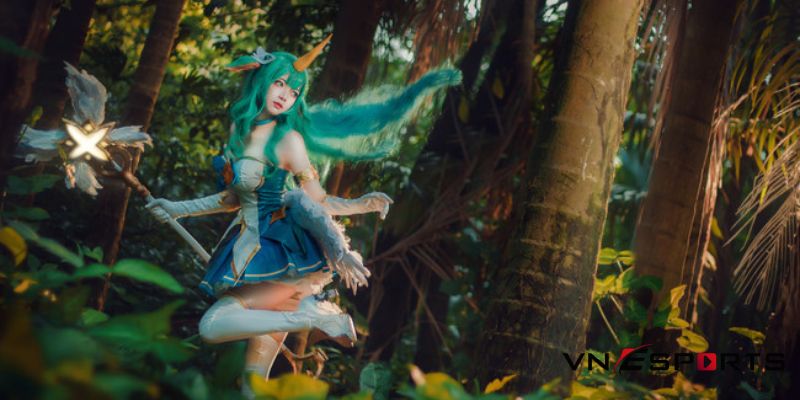 cosplay soraka bên trong khu rừng nguyên sinh