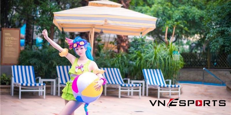 cosplay zoe tiệc bể bơi (3)