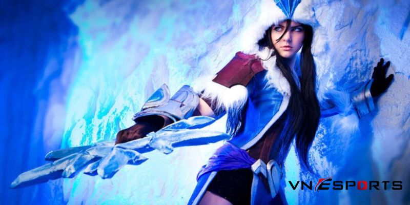 cosplay sivir nữ hoàng băng giá LMHT