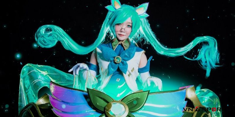 Cosplay LOL vệ binh tinh tú Sona ngoài vũ trụ